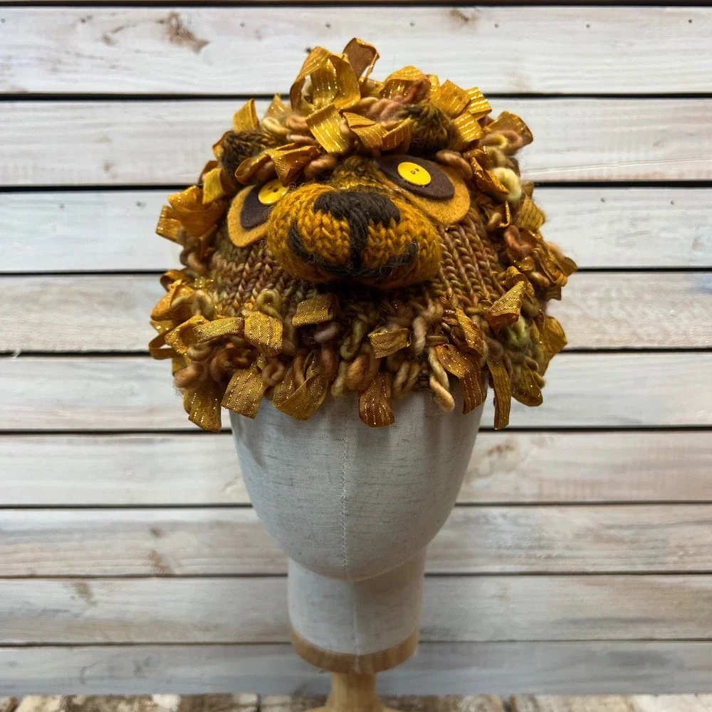 Lynn Ann Baumann Gold Wool Knit Lion Mane Costume Beanie Hat Kids OS‎
